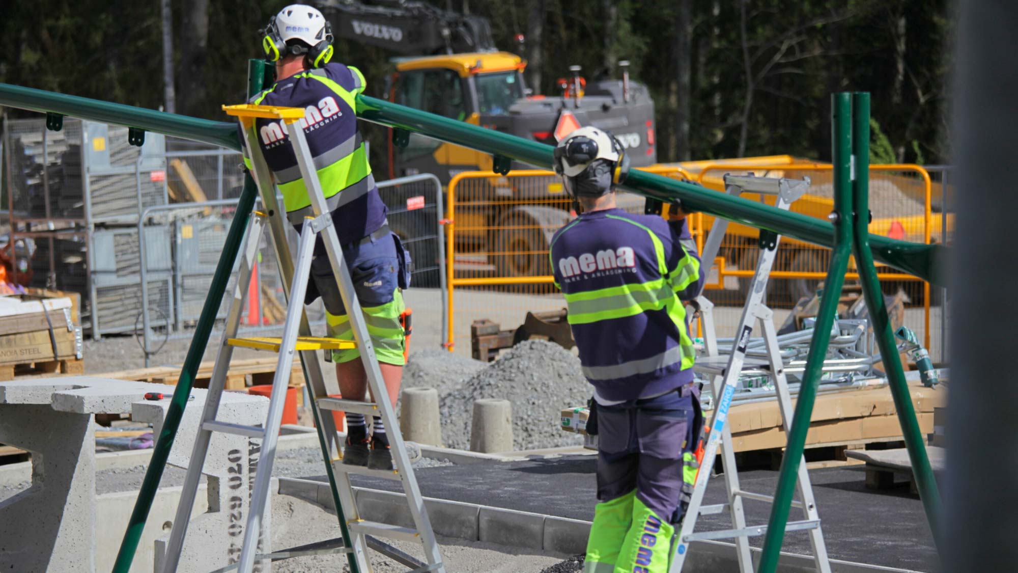 MEMAs medarbetare som arbetar